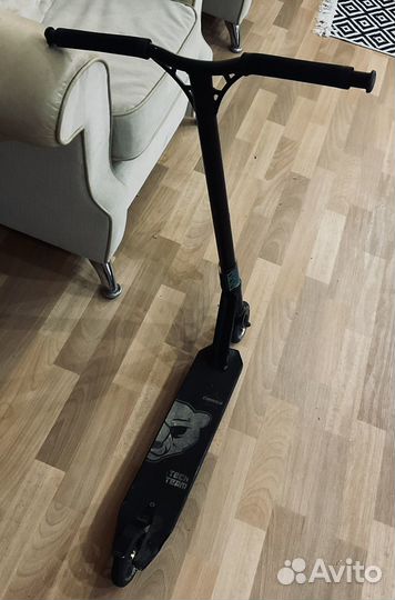 Трюковой самокат в отличном состоянии