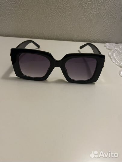 Солнцезащитные очки женские брендовые