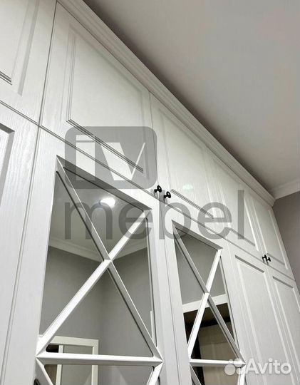 Распашной шкаф