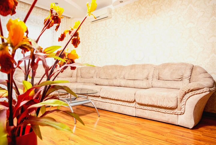 2-к. квартира, 50 м², 1/9 эт.