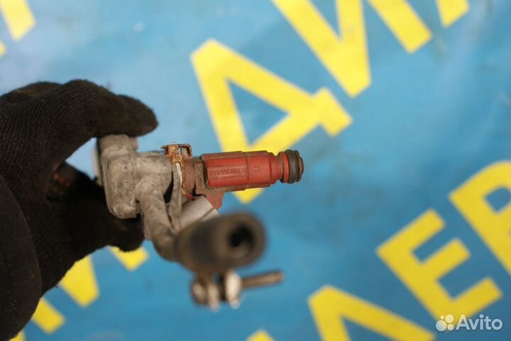 Топливная рампа форсунка Nissan Almera N16