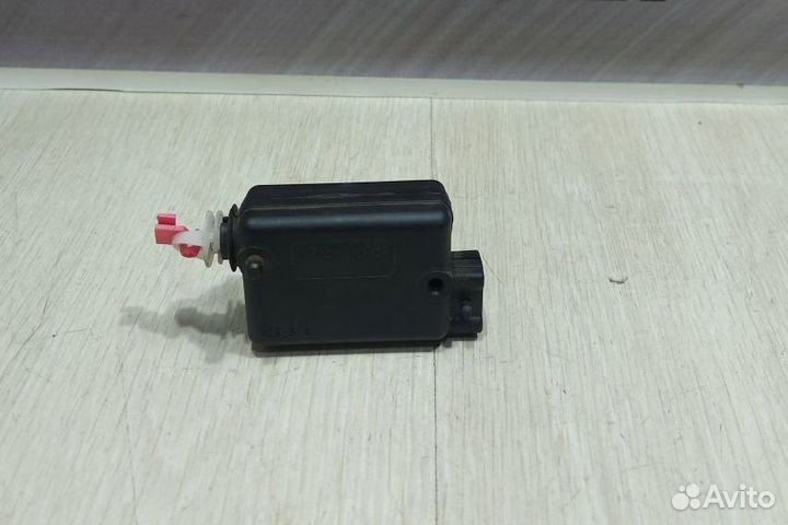 Активатор доводчик замка Renault sandero stepway