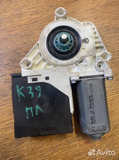 Моторчик стеклоподъемника VW Passat B6