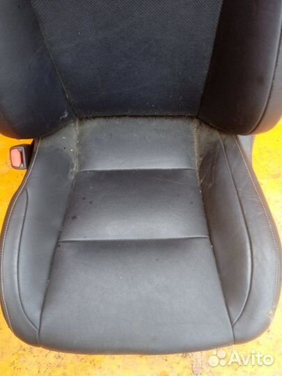 Сидение переднее Toyota Harrier ZSU65 3ZR-FAE 2015