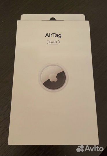Apple AirTag на магните
