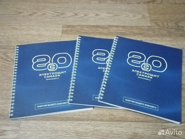 Тетради, блокноты в точку