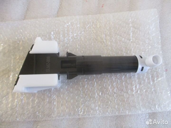 Форсунка омывателя фары правая Mazda Mazda3