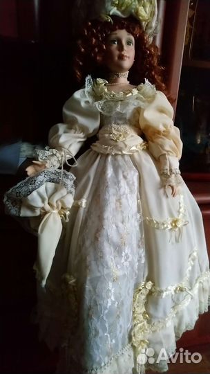 Кукла фарфоровая коллекционная