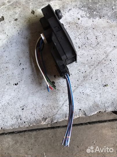 Блок кнопок управления стеклоподъемниками