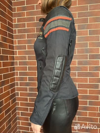 Мотокуртка женская