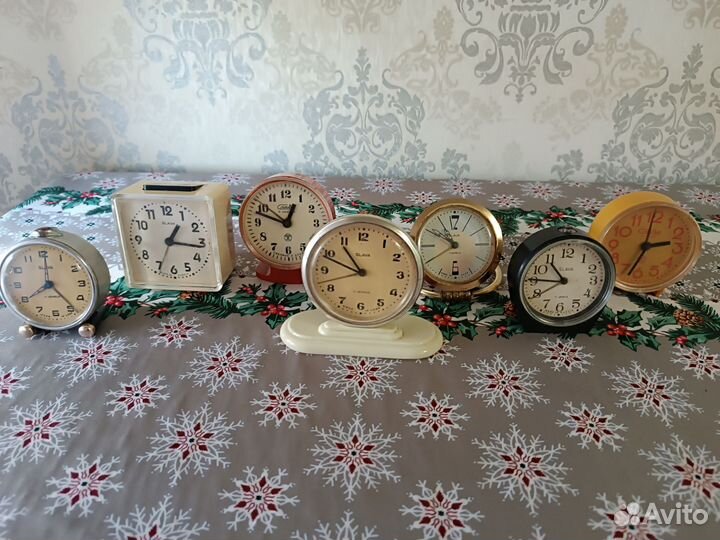 Будильник механический СССР
