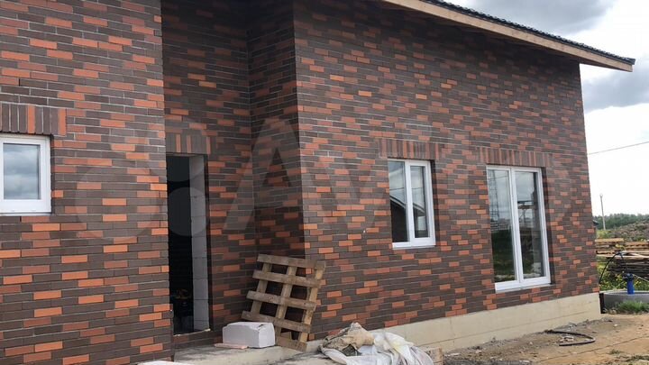 Дом 180 м² на участке 11 сот.