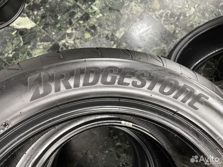 Bridgestone Potenza Adrenalin RE004 225/55 R17 101W