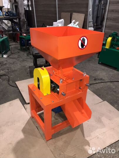 Плющилка для зерна. Дробилка вальцовая