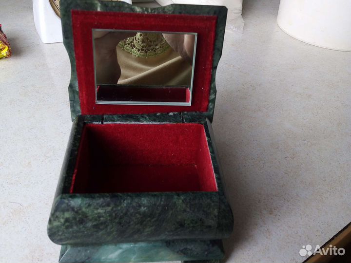 Шкатулка малохитовая