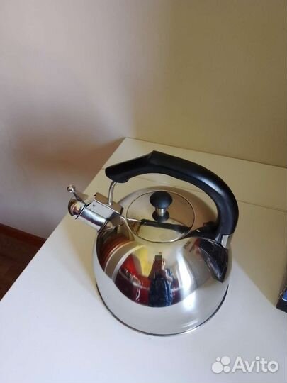 Чайник из нержавеющей стали.Не использовался