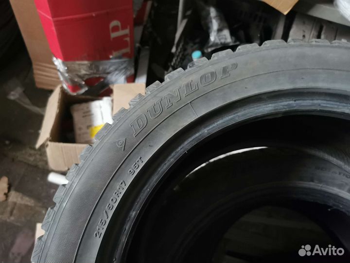 Dunlop SP Winter Ice 01 215/50 R17