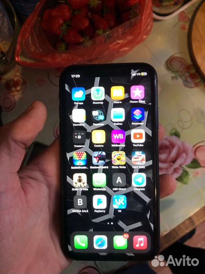 Телефон iPhone xr