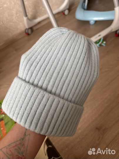 Шапка женская (новая)
