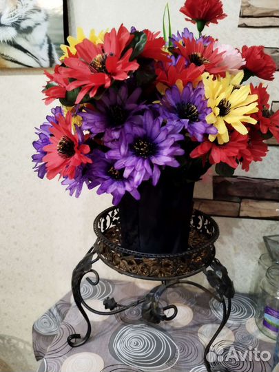 Подставка для цветов напольная металлическая