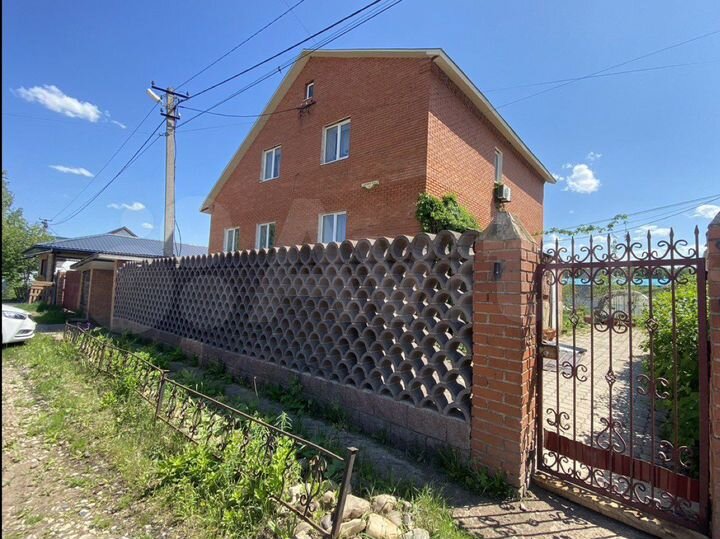 Дом 280 м² на участке 16,5 сот.