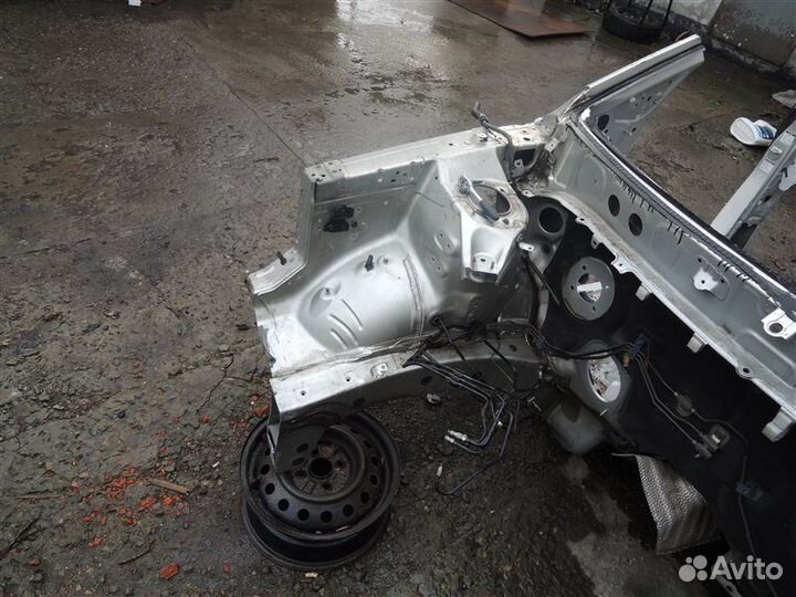 Лонжерон передний правый Toyota Harrier MCU35 1MZ