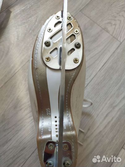 Фигурные коньки edea