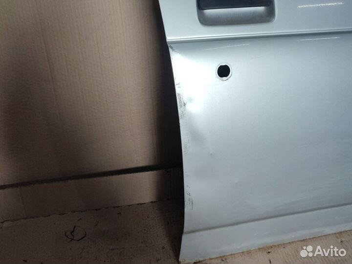 Дверь передняя правая priora