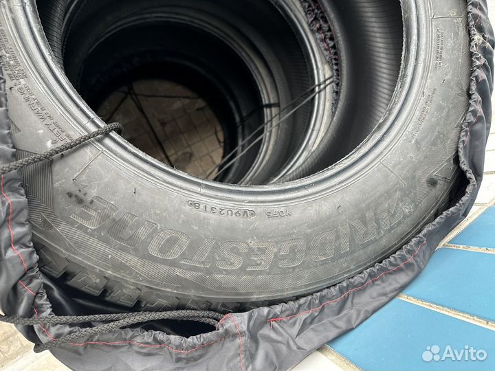 Bridgestone Blizzak DM-V2 225/65 R17 102