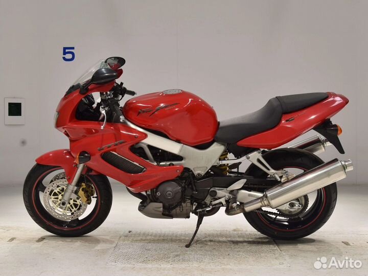 Honda vtr1000f(без пробега по РФ)