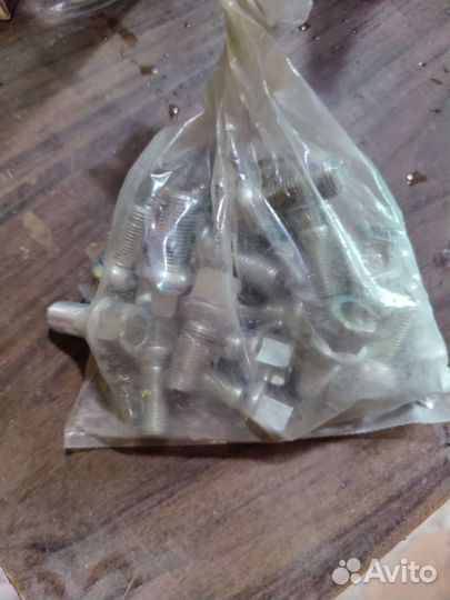 Колеса + колпаки. Michelin 205 55 r16