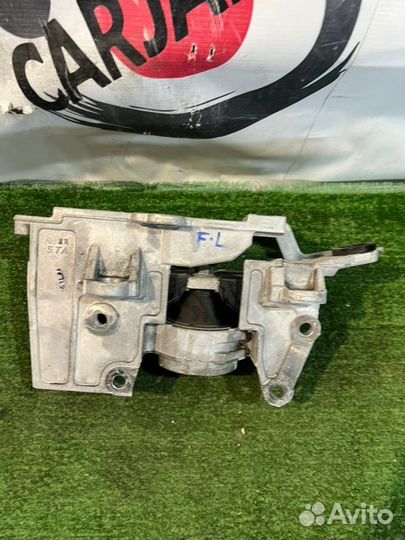 Подушка двигателя передняя левая Nissan Serena