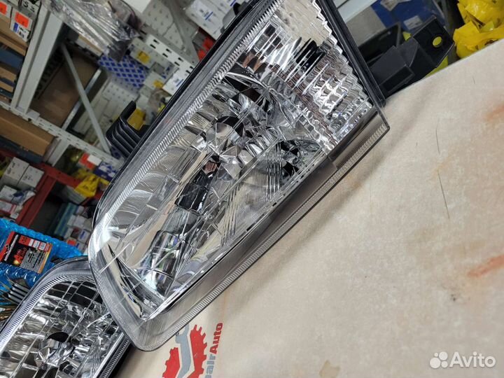 Фара nissan sunny