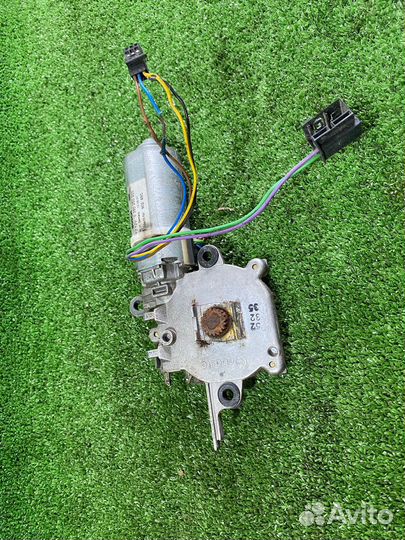 Мотор люка Mercedes S-class W220