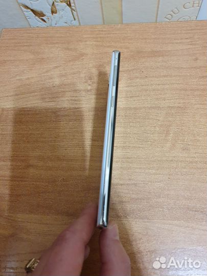 Samsung Galaxy S10, 8/128 ГБ