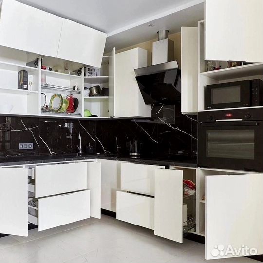 Угловая кухня с мдф фасадами