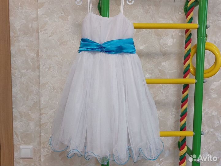 Нарядное платье для девочки 134 140