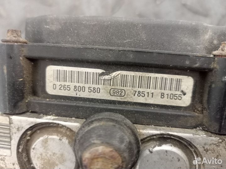 Блок ABS (насос) для Nissan Tiida C11