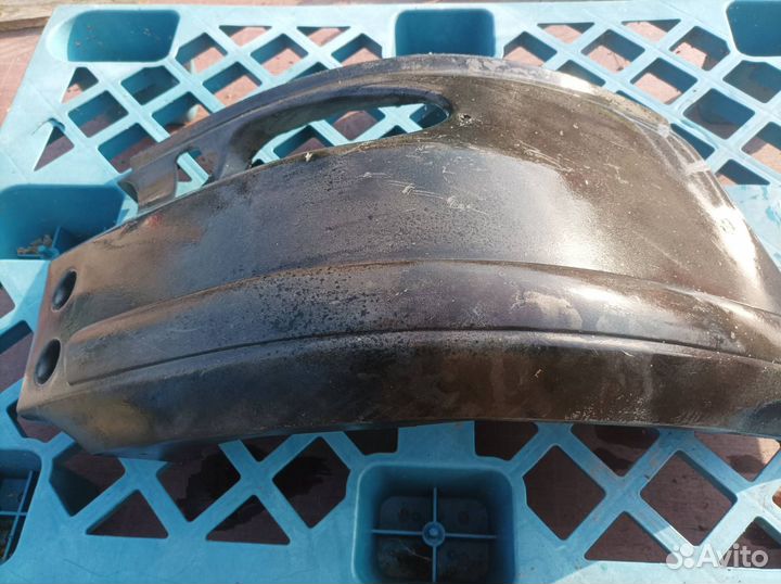 Передний бампер