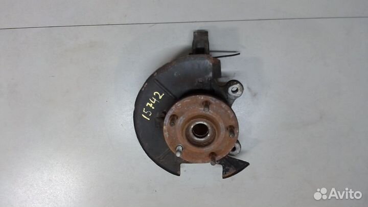 Ступица (кулак, цапфа) Chrysler Town-Country 2008