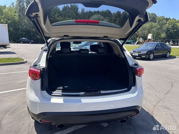 Infiniti FX37 3.7 AT, 2012, 136 394 км