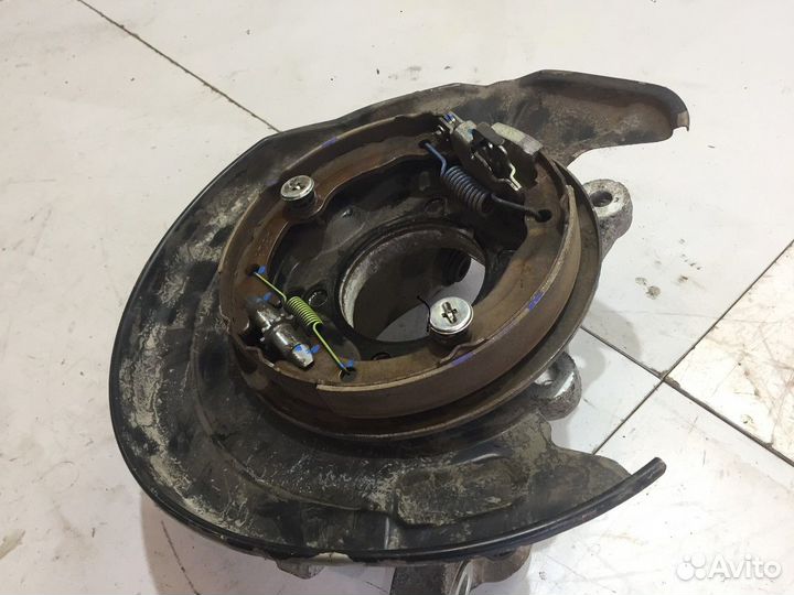 Кулак поворотный задний левый (Lexus GS)