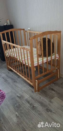 Детская кроватка маятник