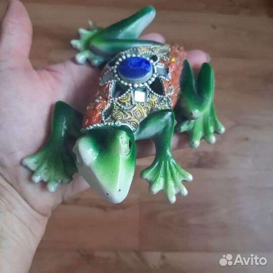 Коллекция лягушек