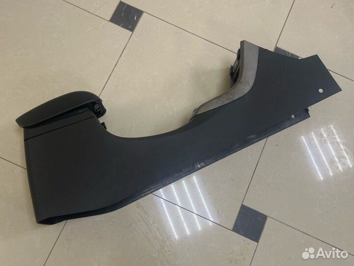 Подлокотник Geely Emgrand Ec7 FE1 JL4G18 2013