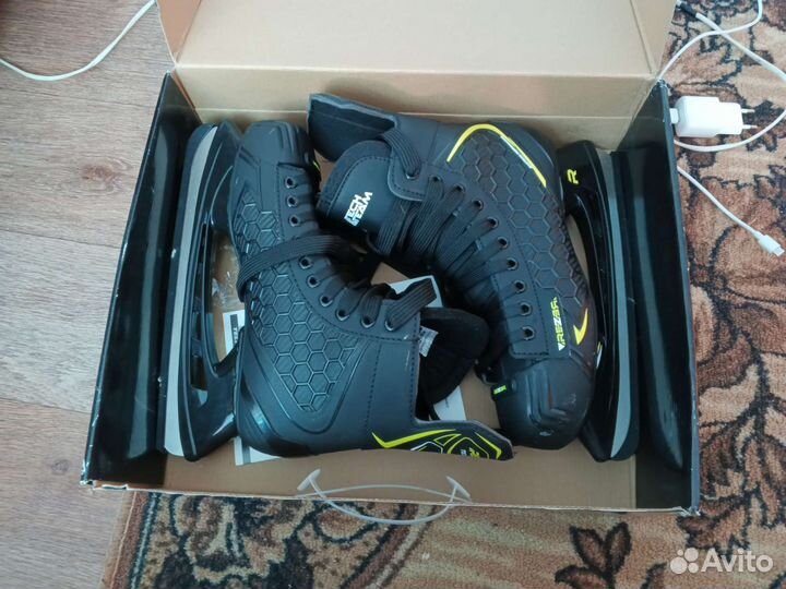 Коньки хоккейные 43 размер