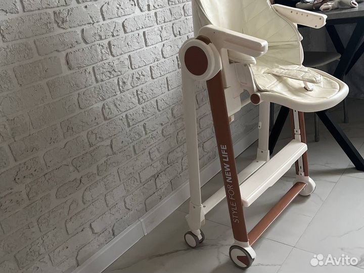 Детский стульчик для кормления