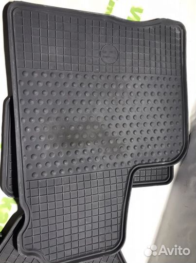 Автомобильные коврики резиновые б/у ваз 2110