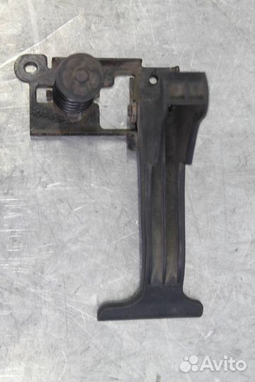 Фиксатор замка капота Renault Fluence