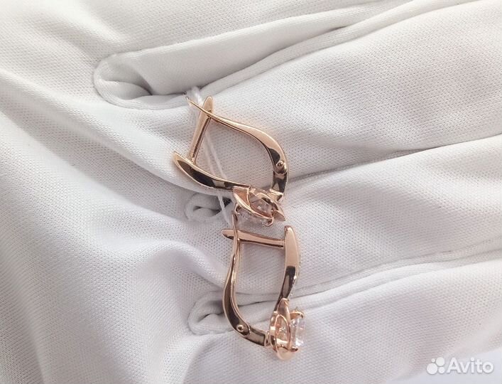 Золотые серьги с фианитом